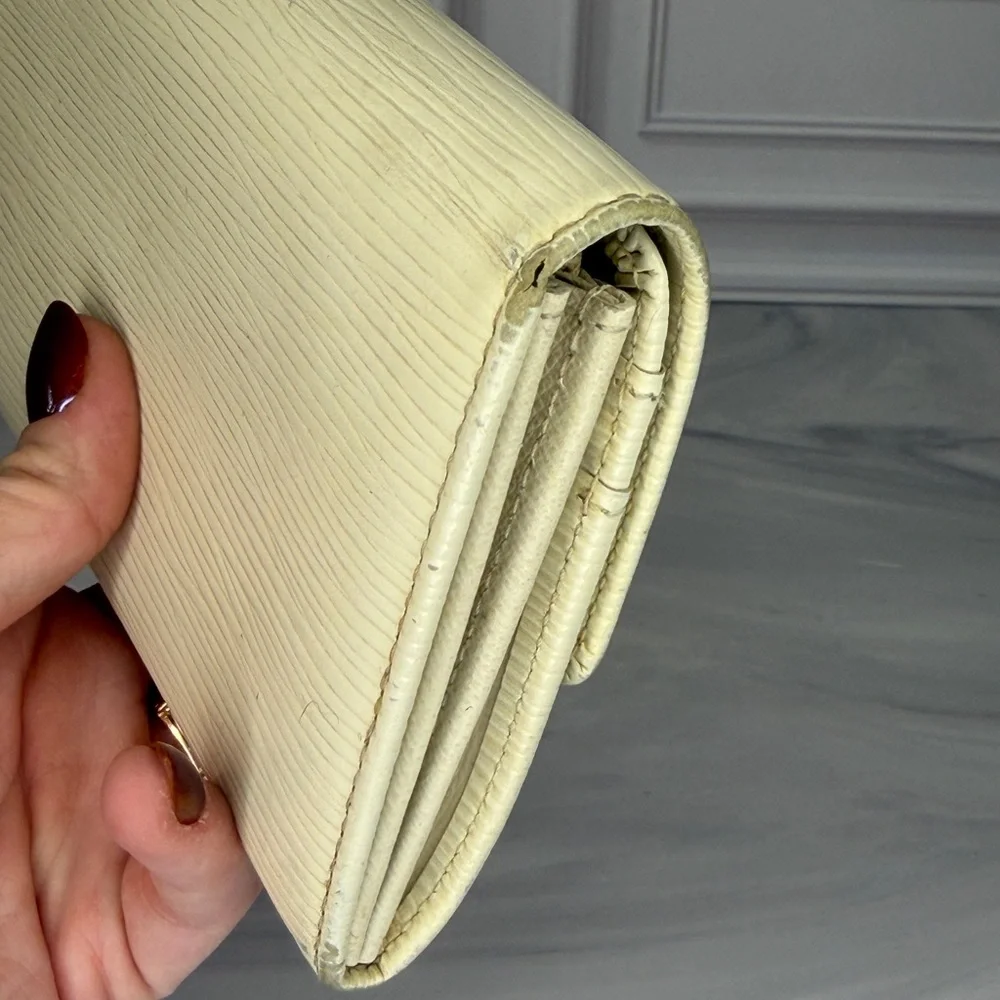 Louis Vuitton Epi Leather Sarah Wallet – Ivory / Cream | Vintage - Picture 7 of 16